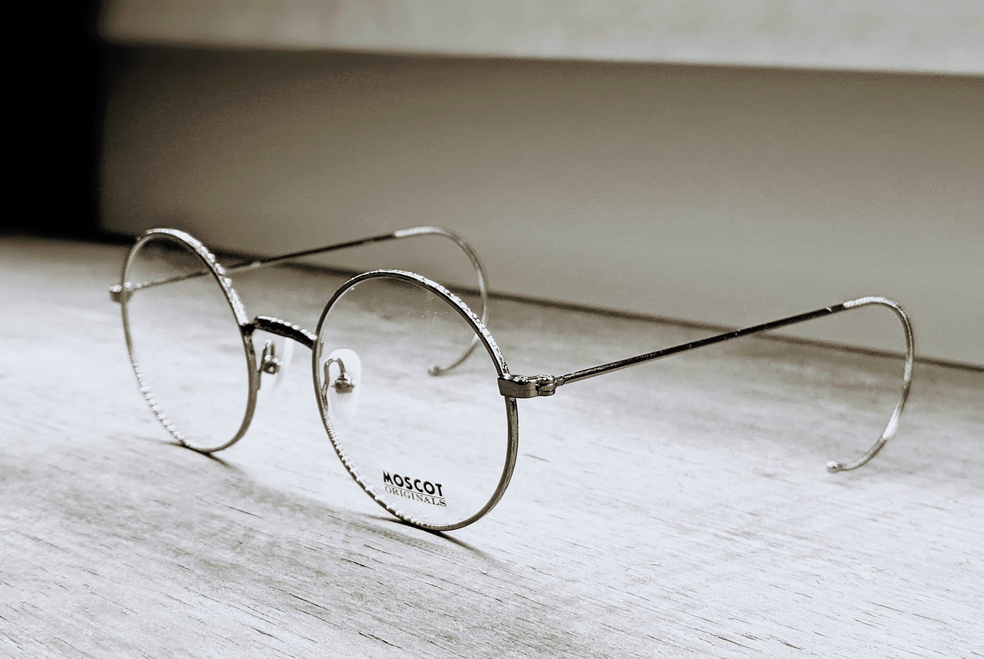 Moscot Cable Hook