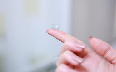 The Difference Between Contact Lenses and Glasses Prescriptions